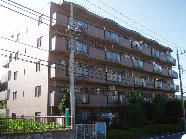 クイーンベルのエントランス|外観2