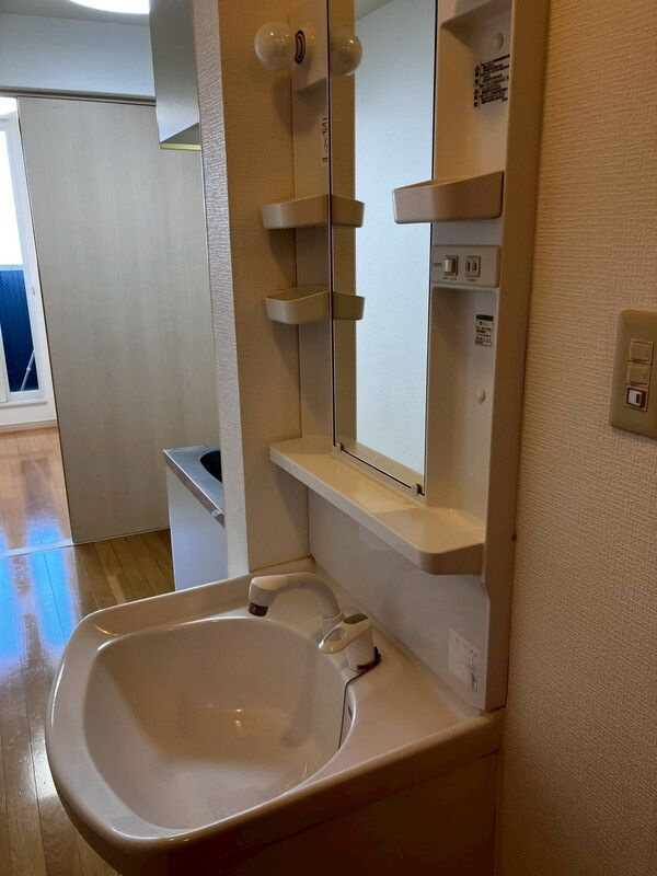 セレブマンションⅢの独立洗面台