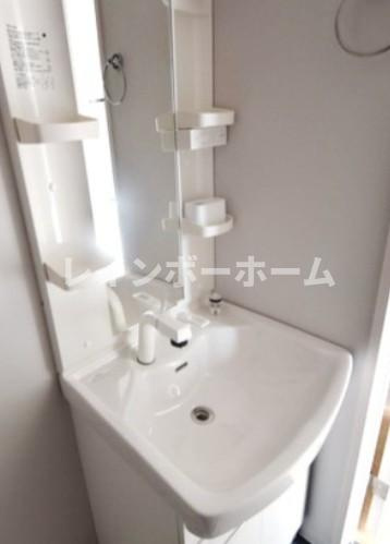 ルッカ新松戸【仲介手数料：不要】対象物件！の洗面所|使いやすい洗面所です