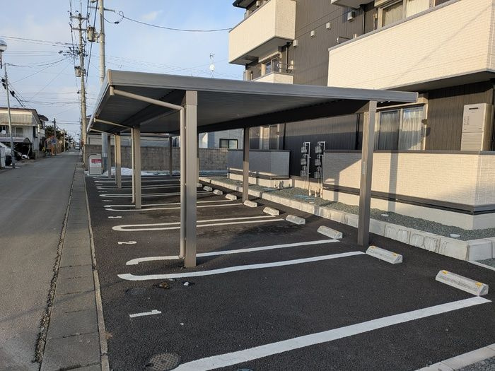 Grace Emohの駐車場