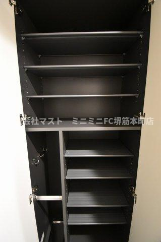 プレサンス難波マジョリティの収納