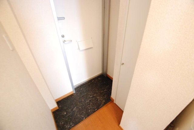 レオパレス弘法の玄関|同タイプ写真の為、現況優先致します。