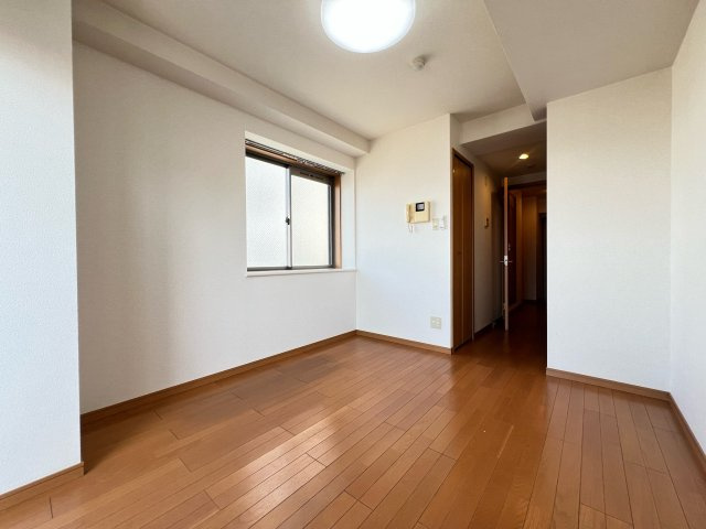 レフィナード・トーレの居間・リビング|同マンションの同じタイプの引用写真です（現況優先）