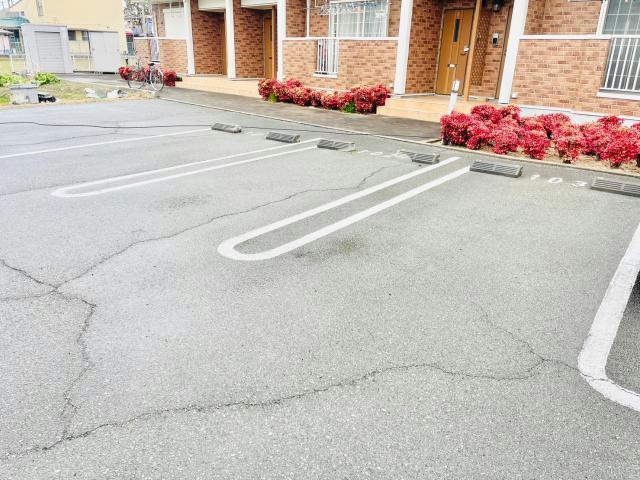カンボ・M，Hの駐車場