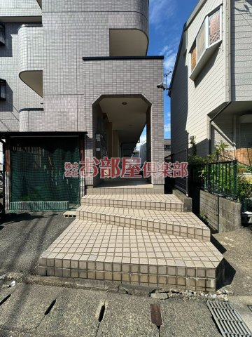 アメニティⅡのエントランス|毎日通るエントランスはこのようになっています