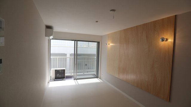 ベイルーム横浜鶴見Ⅱの居間・リビング