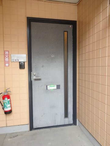 シャトル湘南の玄関