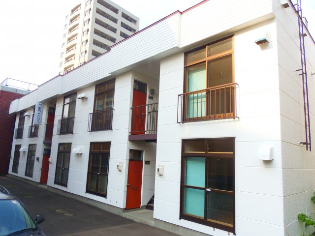 円山ホワイトハイツの外観
