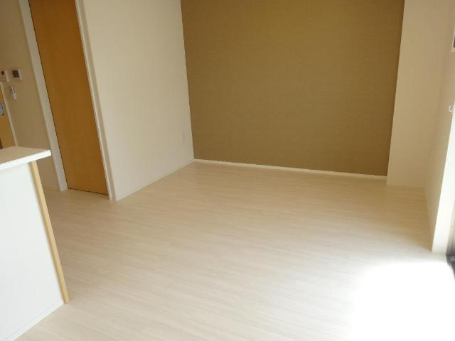 パーチェ・ＧＡＲＤＥＮ　Ⅱの居間・リビング|ＬＤＫ１０．６帖
