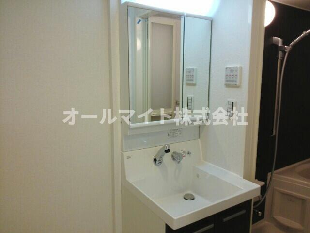 フルーレⅡの洗面所|★お部屋探しはオールマイト不動産までご相談下さい♪【044-543-9135】