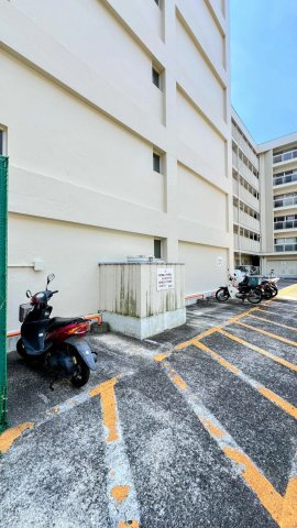 日商岩井甲陽園マンションの駐車場|バイク置場