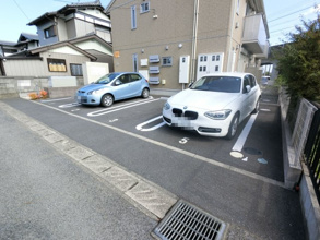 【駐車場】