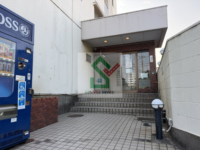 レーヴタケダひばりヶ丘のエントランス