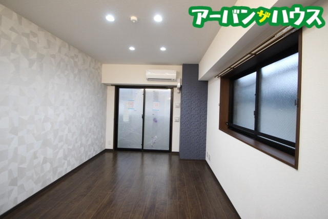 The MODERN 岡山駅前の居間・リビング