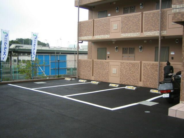 ボヌールＡの駐車場