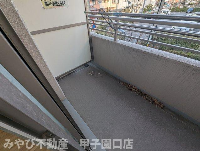 レジェンダリー武庫川のバルコニー