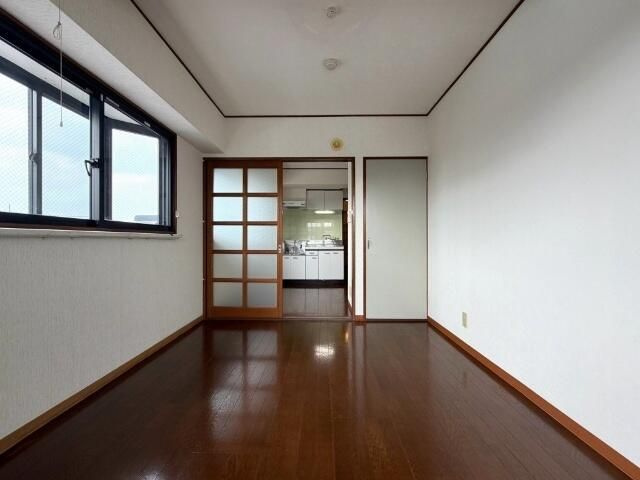 大和市大和南２丁目の賃貸マンションの居間・リビング