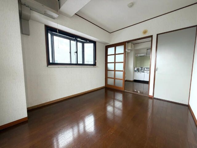 大和市大和南２丁目の賃貸マンションの居間・リビング
