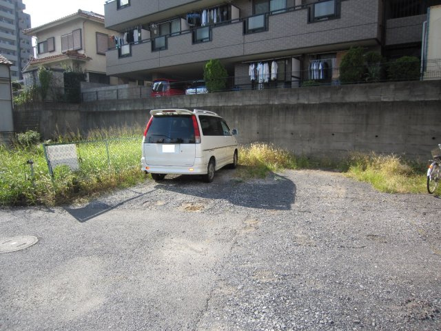 【駐車場】