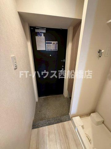 レジディア西船橋の玄関