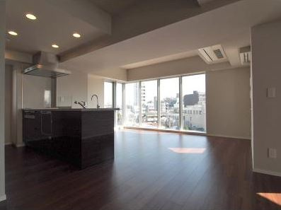 港区南青山７丁目の賃貸マンションの居間・リビング|同タイプ参照