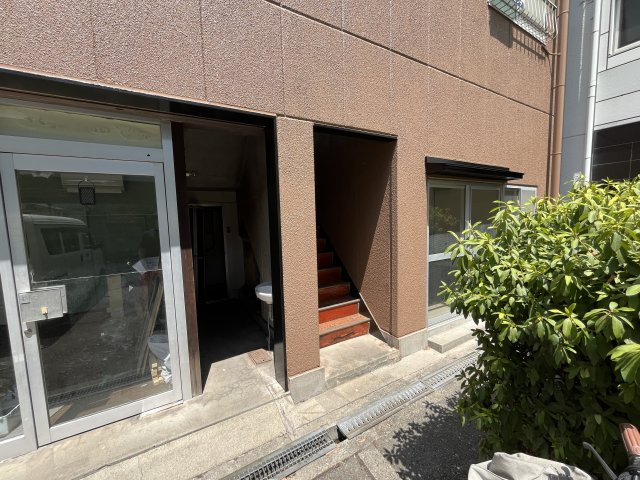 米田マンションⅠのエントランス