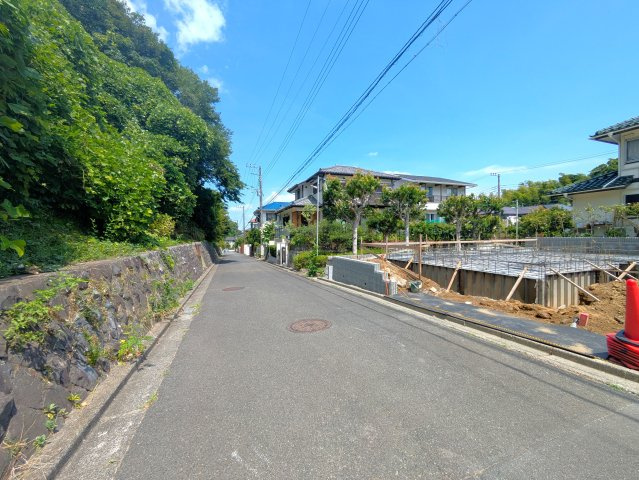 旧分譲地内　４LDK　新築戸建の前面道路含む現地写真|前面道路