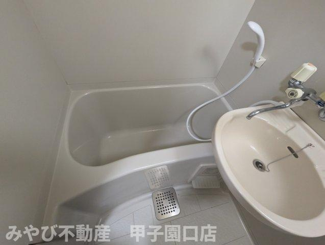 アライブ大箇の浴室
