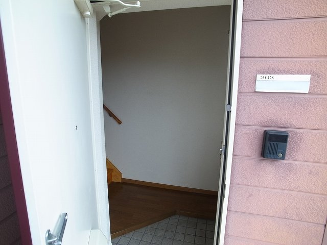 【玄関】 | グランドゥール山川壱番館 | シンプルで使いやすい玄関です