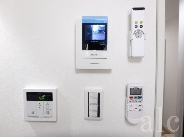 青云ハウスのセキュリティ|TV付きインターフォン　訪問者の方の顔を確認できます。