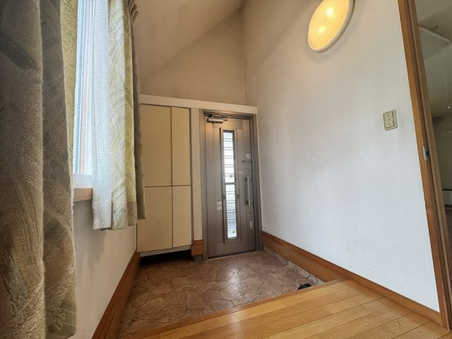 富竹中古住宅の玄関