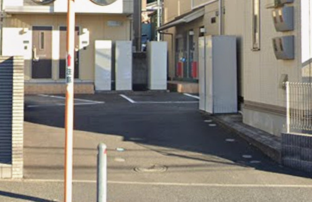 横浜市泉区和泉町のアパートのエントランス