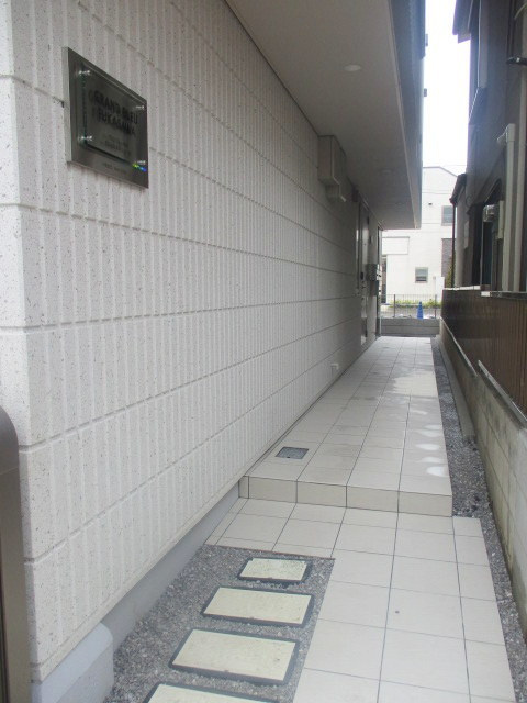 ＧＲＡＮＤ　ＢＬＥＵ　ＦＵＫＡＳＡＷＡのエントランス