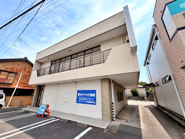 外山様貸店舗の外観