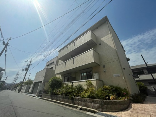 オートロック付きでセキュリティ安心！宅配BOX付きで便利！