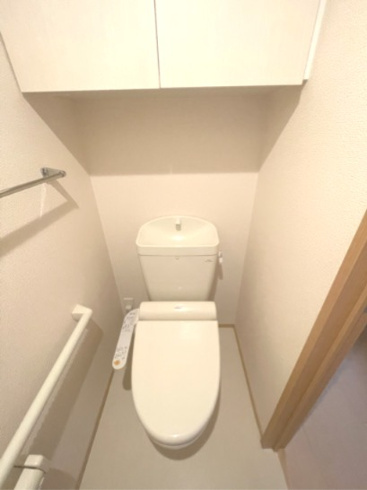 ウォシュレット付きのトイレです♪