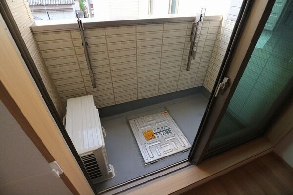 REGALEST三番町のバルコニー|暖かな日差しのふりそそぐバルコニー