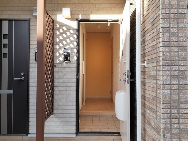 ジュネスの玄関
