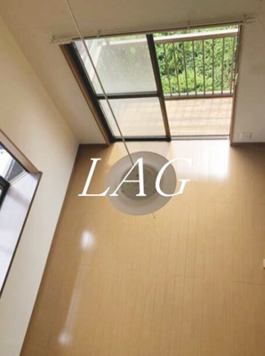 【居間・リビング】 | メゾネットアウル | 洋室のお部屋です。