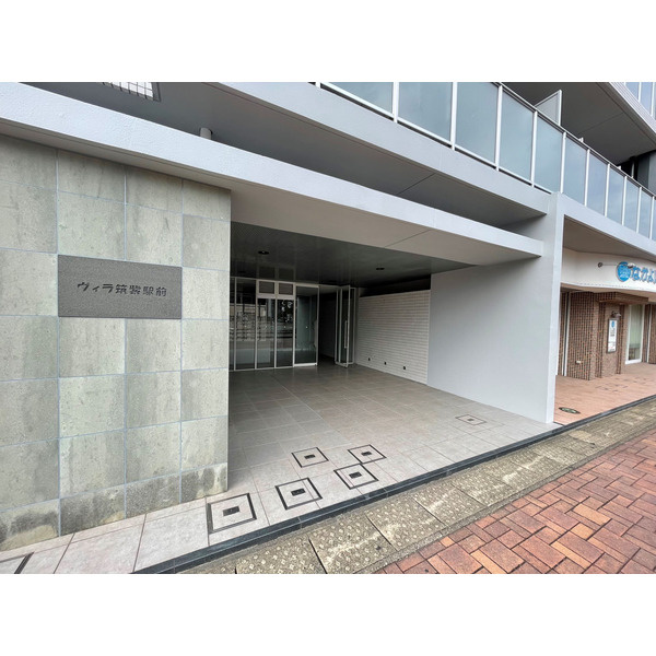 ヴィラ筑紫駅前のエントランス|別号室タイプ