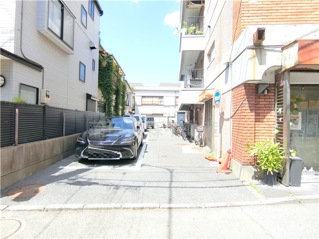 ダイヤハイツ大森の駐車場