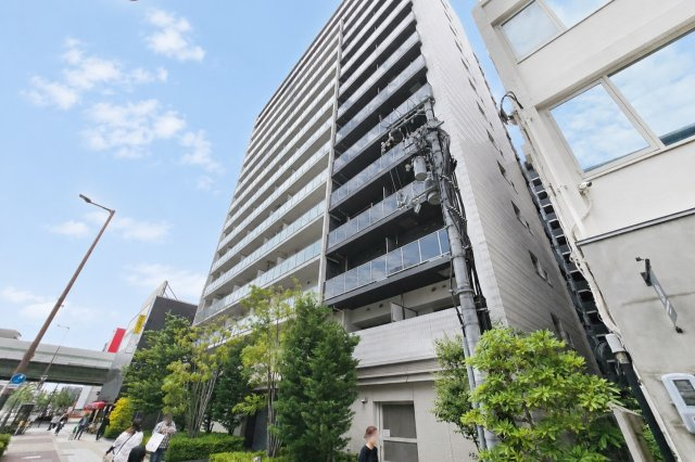 イニシアブランなんばの外観