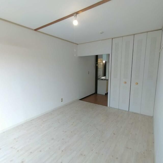 横浜市港北区篠原台町のアパートの寝室