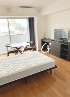 【居間・リビング】 | サーティーフォービル | 洋室のお部屋です。（家具家電は残置物です）