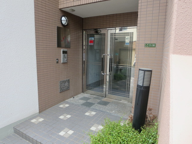 ステラ北梅田のエントランス