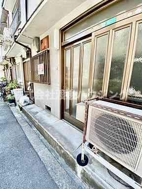 東三国４丁目テラスハウスのエントランス