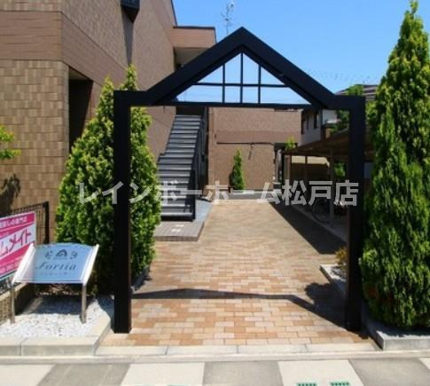 【非対面接客対応！】接客・申込・契約　オンライン＆LINE　相談可！のエントランス|毎日通るエントランスはこのようになっています