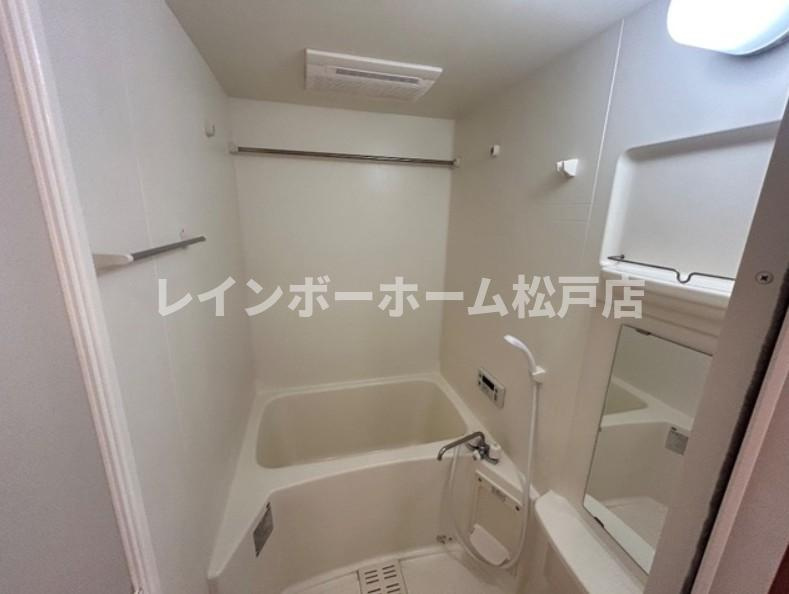 【非対面接客対応！】接客・申込・契約　オンライン＆LINE　相談可！の浴室|落ち着いた空間のお風呂です