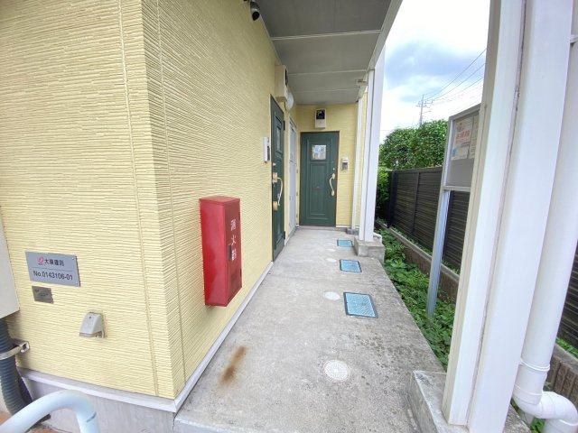 川口市大字安行藤八のアパートのロビー