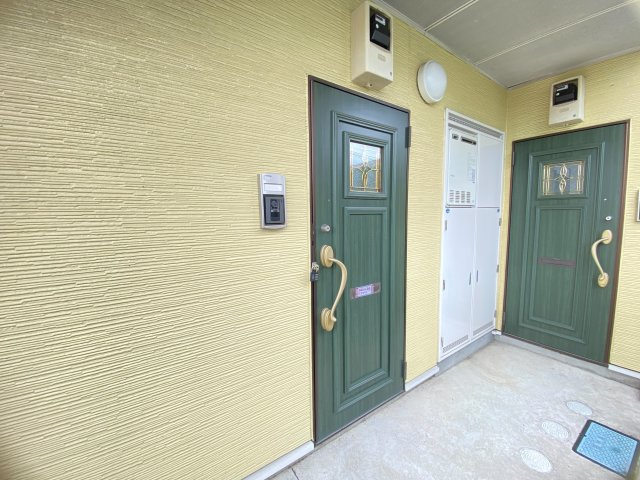 川口市大字安行藤八のアパートのロビー